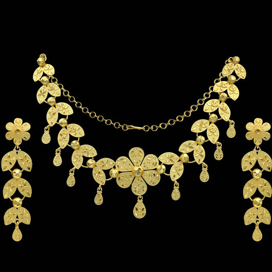 Flower And Petals Neaklace Set